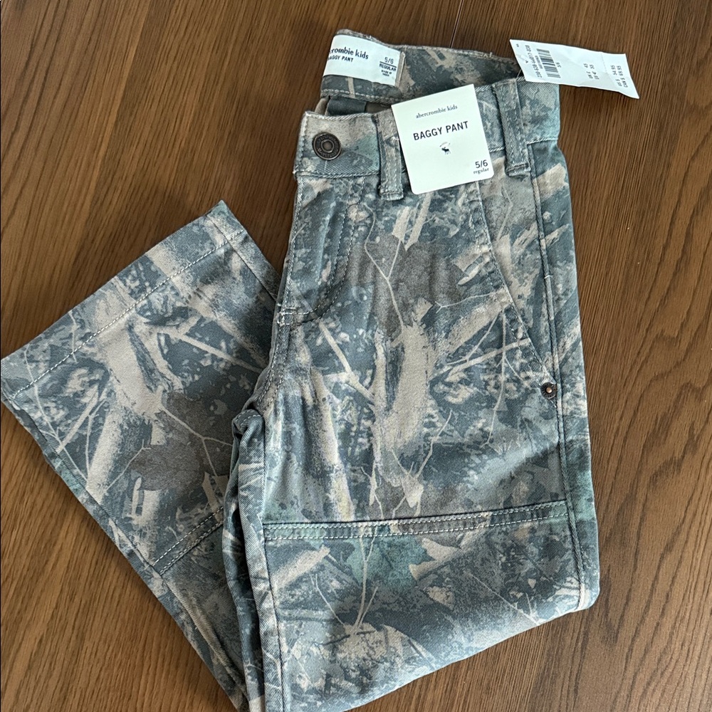 Abercrombie & Fitch Kids Camouflage Pants - Picture 4 of 5